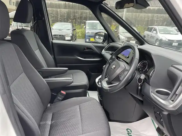 トヨタ ノア S－G 山形県 2022(令4)年 0.8万km ホワイトパールクリスタルシャイン トヨタセーフティセンス/純正メモリナビ/　【フルセグ　Bluetooth　CD　USB　AM・FM】/全周囲カメラ/両側パワースライドドア/レーダークルーズコントロール/LEDオートライト/オートマチックハイビーム/16インチアルミホイール/コーナーセンサー/ステアリングスイッチ/電動格納ウィンカーミラー/ETC2.0/スマートキー/フロアマット