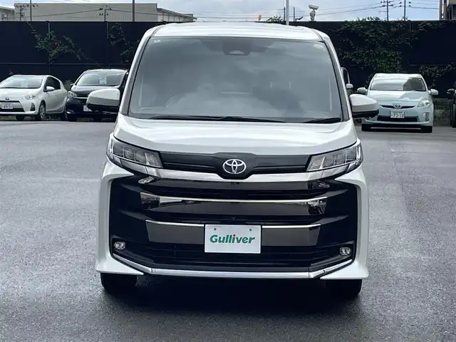 トヨタ ノア S－G 山形県 2022(令4)年 0.8万km ホワイトパールクリスタルシャイン トヨタセーフティセンス/純正メモリナビ/　【フルセグ　Bluetooth　CD　USB　AM・FM】/全周囲カメラ/両側パワースライドドア/レーダークルーズコントロール/LEDオートライト/オートマチックハイビーム/16インチアルミホイール/コーナーセンサー/ステアリングスイッチ/電動格納ウィンカーミラー/ETC2.0/スマートキー/フロアマット