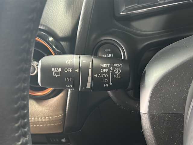 マツダ デミオ 13Sテーラードブラウン 広島県 2017(平29)年 3.7万km ソウルレッドプレミアムメタリック 禁煙車/スマートシティブレーキサポート/ヘッドアップディスプレイ/マツダコネクト/・フルセグ/CD/DVD/Bluetooth/ステアリングスイッチ/革巻きステアリング/オートライト/シートヒーター/トノカバー/社外15インチアルミホイール車載（スタッドレス）