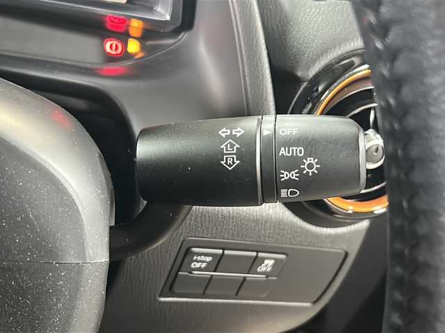 マツダ デミオ 13Sテーラードブラウン 広島県 2017(平29)年 3.7万km ソウルレッドプレミアムメタリック 禁煙車/スマートシティブレーキサポート/ヘッドアップディスプレイ/マツダコネクト/・フルセグ/CD/DVD/Bluetooth/ステアリングスイッチ/革巻きステアリング/オートライト/シートヒーター/トノカバー/社外15インチアルミホイール車載（スタッドレス）