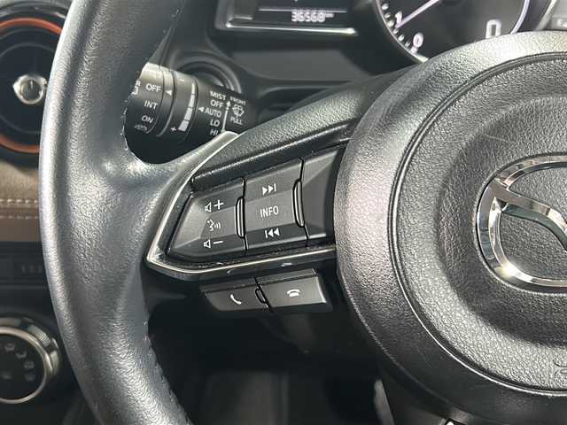 マツダ デミオ 13Sテーラードブラウン 広島県 2017(平29)年 3.7万km ソウルレッドプレミアムメタリック 禁煙車/スマートシティブレーキサポート/ヘッドアップディスプレイ/マツダコネクト/・フルセグ/CD/DVD/Bluetooth/ステアリングスイッチ/革巻きステアリング/オートライト/シートヒーター/トノカバー/社外15インチアルミホイール車載（スタッドレス）