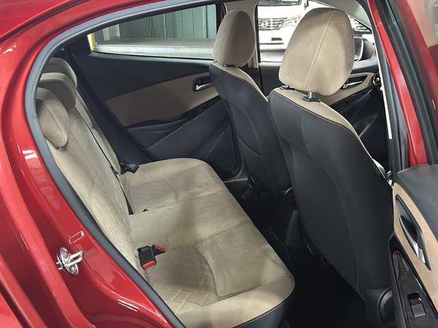 マツダ デミオ 13Sテーラードブラウン 広島県 2017(平29)年 3.7万km ソウルレッドプレミアムメタリック 禁煙車/スマートシティブレーキサポート/ヘッドアップディスプレイ/マツダコネクト/・フルセグ/CD/DVD/Bluetooth/ステアリングスイッチ/革巻きステアリング/オートライト/シートヒーター/トノカバー/社外15インチアルミホイール車載（スタッドレス）