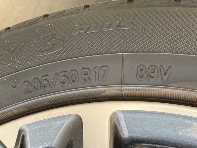 スバル インプレッサ スポーツ 2．0i－L アイサイト 愛知県 2017(平29)年 3.9万km クォーツブルーP SDナビ/レーダークルーズコントロール/バックカメラ/純正アルミホイール/ETC/LEDヘッドライト/パドルシフト/レーンキープアシスト/フルセグ/CD DVD/Bluetooth/ステアリングスイッチ/スマートキー/プッシュスタート