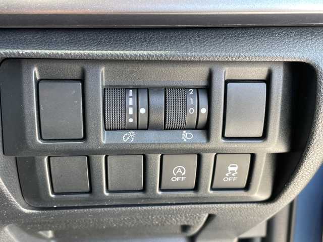 スバル インプレッサ スポーツ 2．0i－L アイサイト 愛知県 2017(平29)年 3.9万km クォーツブルーP SDナビ/レーダークルーズコントロール/バックカメラ/純正アルミホイール/ETC/LEDヘッドライト/パドルシフト/レーンキープアシスト/フルセグ/CD DVD/Bluetooth/ステアリングスイッチ/スマートキー/プッシュスタート