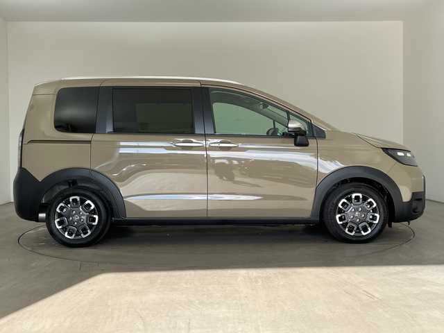 ホンダ フリード ハイブリット e:HEV クロスター 兵庫県 2025(令7)年 0.1千km ベージュ ・登録済未使用車/・衝突軽減ブレーキ/・路外逸脱抑制機能/・踏み間違い衝突軽減システム/・オートハイビーム/・アダプティブクルーズコントロール/・コーナーセンサー/・先行車発進告知/・BSM/・純正9インチナビ＆フルセグ＆BT＆USB/・バックカメラ/・両側パワースライドドア/・ハーフレザーシート/・前席シートヒーター/・LEDヘッドライト/・フォグ/・オートライト/・スマートキー/・スペアキー/・プッシュスタート/・2列目サーキュレーター/・2列目サンシェード