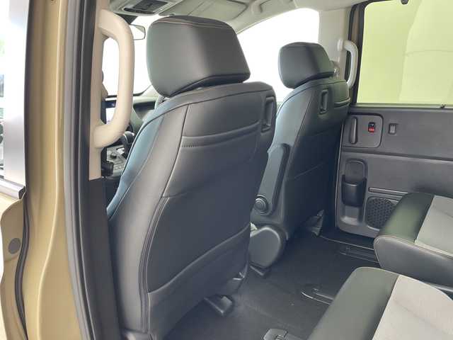 ホンダ フリード ハイブリット e:HEV クロスター 兵庫県 2025(令7)年 0.1千km ベージュ ・登録済未使用車/・衝突軽減ブレーキ/・路外逸脱抑制機能/・踏み間違い衝突軽減システム/・オートハイビーム/・アダプティブクルーズコントロール/・コーナーセンサー/・先行車発進告知/・BSM/・純正9インチナビ＆フルセグ＆BT＆USB/・バックカメラ/・両側パワースライドドア/・ハーフレザーシート/・前席シートヒーター/・LEDヘッドライト/・フォグ/・オートライト/・スマートキー/・スペアキー/・プッシュスタート/・2列目サーキュレーター/・2列目サンシェード