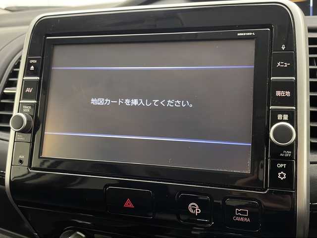 日産 セレナ ハイウェイスターVセレクションⅡ 宮崎県 2019(令1)年 5.6万km ブリリアントホワイトパール 運転支援/〇プロパイロット/〇エマージェンシーブレーキ/〇車線逸脱警報（LDW）/〇車線逸脱防止支援（LDP）/〇速度標識表示/〇道路標識表示/〇クリアランスソナー/〇インテリジェントパーキングアシスト/〇オートマチックハイビーム/〇ふらつき警報/インテリジェントルームミラー/純正9インチSDナビ/フルセグTV/CD/DVD/Bluetooth/アラウンドビューモニター/純正後席フリップダウンモニター/両側パワースライドドア/ハンズフリーオートスライドドア/オートブレーキホールド機能/LEDヘッドライト/純正16インチAW/スマートキー×2/ETC/保証書/取扱説明書