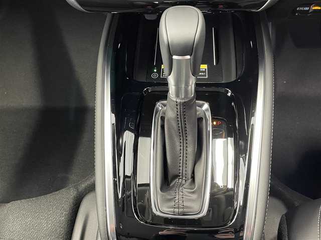 ホンダ ヴェゼル ハイブリッド e:HEV Z 愛知県 2024(令6)年 0.1万km未満 パール 登録済未使用車　/Ｈｏｎｄａ　ＣＯＮＮＥＣＴディスプレー　/ＥＴＣ２．０車載器　/ワイヤレス充電器　/レーダークルーズコントロール　/シートヒーター　/ステアリングヒーター　/ＬＥＤ　/スマートキー　/プッシュスタート