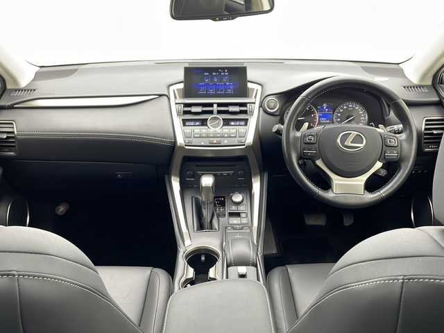 レクサス ＮＸ 200t Iパッケージ 千葉県 2016(平28)年 2.3万km ソニッククォーツ 禁煙車/純正ナビ(ＢＴ/ＣＤ/ＤＶＤ/ＳＤ/フルセグＴＶ)/クルーズコントロール　/サンルーフ　/３眼ＬＥＤヘッドライト　/アダプティブハイビームシステム/パワーイージーアクセスシステム/ステアリングヒーター/パーキングアシスト/メモリーシート(D席)/パワーシート(DN席)/パドルシフト　/シートヒーター(DN席)/レザーシート/前後ドライブレコーダー/バックカメラ　/サイドカメラ/コーナーセンサー(前後)/プッシュスタート/スマートキー/ドアバイザー/純正フロアマット/純正18インチAW/ETC