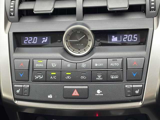 レクサス ＮＸ 200t Iパッケージ 千葉県 2016(平28)年 2.3万km ソニッククォーツ 禁煙車/純正ナビ(ＢＴ/ＣＤ/ＤＶＤ/ＳＤ/フルセグＴＶ)/クルーズコントロール　/サンルーフ　/３眼ＬＥＤヘッドライト　/アダプティブハイビームシステム/パワーイージーアクセスシステム/ステアリングヒーター/パーキングアシスト/メモリーシート(D席)/パワーシート(DN席)/パドルシフト　/シートヒーター(DN席)/レザーシート/前後ドライブレコーダー/バックカメラ　/サイドカメラ/コーナーセンサー(前後)/プッシュスタート/スマートキー/ドアバイザー/純正フロアマット/純正18インチAW/ETC