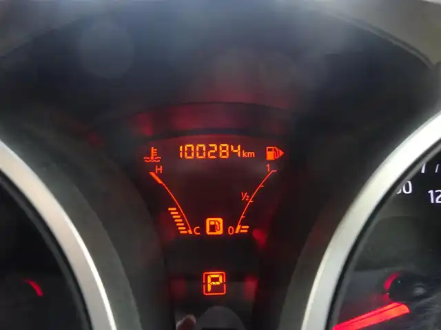 日産 ジューク 15RX Vアーバンセレクション 静岡県 2017(平29)年 10万km スーパーブラック ワンオーナー/禁煙車/アラウンドビューモニター&ディスプレイ付自動防眩付ルームミラー/オリジナルナビ付きパッケージ/純正SDナビ/（CD/DVD/BT/SD/Music STOCKER/フルセグTV)/スマートキー・プッシュスタート/HIDヘッドライト/ステアリングスイッチ/オートライト/電動格納ミラー/ETC/社外前後ドライブレコーダー/アイドリングストップ/純正フロアマット・バイザー/保証書・取扱説明書