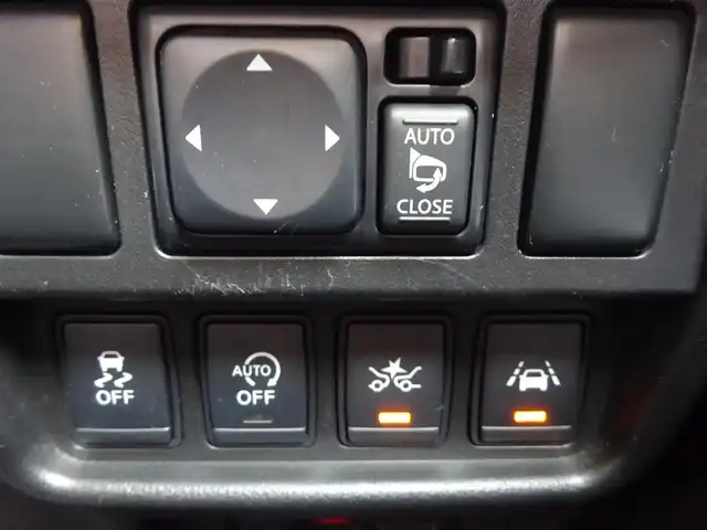 日産 ジューク 15RX Vアーバンセレクション 静岡県 2017(平29)年 10万km スーパーブラック ワンオーナー/禁煙車/アラウンドビューモニター&ディスプレイ付自動防眩付ルームミラー/オリジナルナビ付きパッケージ/純正SDナビ/（CD/DVD/BT/SD/Music STOCKER/フルセグTV)/スマートキー・プッシュスタート/HIDヘッドライト/ステアリングスイッチ/オートライト/電動格納ミラー/ETC/社外前後ドライブレコーダー/アイドリングストップ/純正フロアマット・バイザー/保証書・取扱説明書