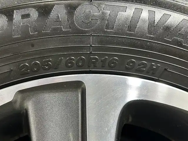 トヨタ ヴォクシー ZS 煌 大阪府 2018(平30)年 2.7万km ホワイトパールクリスタルシャイン ALPINEナビ(フルセグ/DVD再生/Bluetooth) バックカメラ ETC 両側パワースライドドア 衝突軽減 クルコン コーナーセンサー トヨタセーフティセンス ドラレコ リアオートエアコン