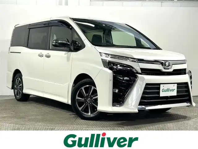 トヨタ ヴォクシー ZS 煌 大阪府 2018(平30)年 2.7万km ホワイトパールクリスタルシャイン ALPINEナビ(フルセグ/DVD再生/Bluetooth) バックカメラ ETC 両側パワースライドドア 衝突軽減 クルコン コーナーセンサー トヨタセーフティセンス ドラレコ リアオートエアコン