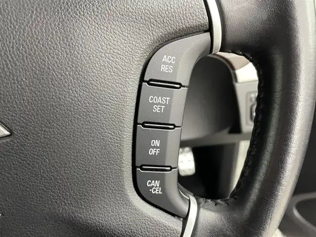 三菱 パジェロ ロング スーパーエクシード 道央・札幌 2019(令1)年 6万km ウォームホワイトパール ・４WD/・寒冷地仕様/・純正SDナビ/・CD／DVD／Bluetooth／フルセグ/・バックカメラ/・ロックフォードサウンド/・ビルトインETC/・前後ドライブレコーダー/・クルーズコントロール/・盗難防止装置/・横滑り防止装置/・トラクションコントロール/・レインセンサー/・本革巻きウッド調ステアリング/・チャイルドシート固定機能付きシートベルト/・レザーシート/・前席シートヒーター/・前席パワーシート/・HIDヘッドライト/・フォグランプ（フロント・リア）/・リモコンキー