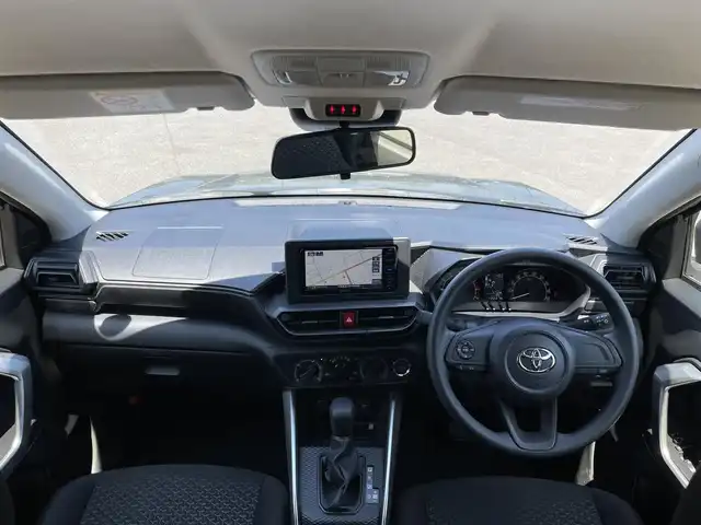 トヨタ ライズ X 道央・札幌 2024(令6)年 1.4万km ブラックマイカメタリック ４ＷＤ/社外ナビ/【ＣＤ／ＤＶＤ／ＢＴ／ＴＶ】/バックカメラ/ブレーキアシスト/車線逸脱警報/横滑り防止装置/フロントワイパーデアイサー/ＬＥＤ/オートライト/ヘッドライトレベライザー/オート電動格納ミラー/ウィンカーミラー/コーナーセンサー/アイドリングストップ/ＵＳＢ出力電源/プッシュスタート/スマートキー/前席シートヒーター/社外フロアマット/サイド／カーテンエアバッグ