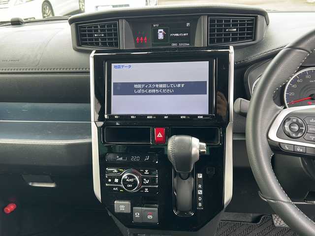 トヨタ ルーミー カスタムG－T 茨城県 2021(令3)年 5.4万km レーザーブルークリスタルシャイン 純正SDナビ/Bluetooth/USB入力端子/フルセグTV/バックカメラ/衝突被害軽減システム/レーンキープアシスト/コーナーセンサー/横滑り防止装置/オートライト/LEDヘッドライト/純正フロアマット/両側パワースライドドア/ETC2.0/スペアキー/アイドリングストップ/15インチ純正アルミホイール