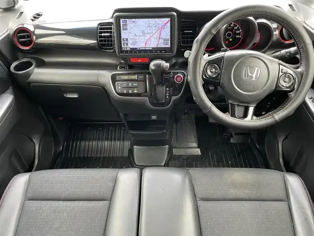 ホンダ Ｎ ＢＯＸ 2トーン カスタム G ターボLパッケージ 福岡県 2015(平27)年 8.6万km プレミアムホワイトパールⅡ (株)IDOMが運営する【じしゃロン八幡西店】の自社ローン専用車両になります。こちらは現金またはオートローンご利用時の価格です。自社ローンご希望の方は別途その旨お申付けください/純正SDナビ【VXM-165VFEi】/　（純正SDナビ・Bluetooth・DVD・CD・AM/FM)/バックカメラ/ステアリングスイッチ/ETC/クルーズコントロール/シティブレーキアクティブシステム/横滑り防止装置/両側パワースライドドア/ハーフレザーシート/電動格納ウィンカーミラー/ISOFIX/オートライト/純正HIDヘッドライト/純正フロアマット/純正15インチアルミホイール