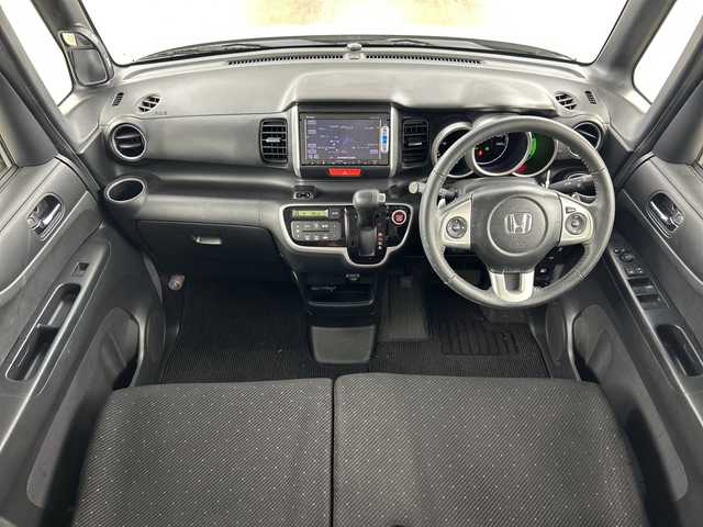 ホンダ Ｎ ＢＯＸ G ターボ SSパッケージ 愛知県 2014(平26)年 2.6万km プレミアムホワイトパール 禁煙車/ターボ/純正7インチナビ/（AM/FM/CD/DVD/ワンセグTV/Bluetootｈ）/バックカメラ/シティブレーキアクティブシステム/クルーズコントロール/ドライブレコーダー/ETC/パドルシフト/両側パワースライドドア/純正14インチアルミホイール/スマートキー/純正フロアマット/横滑り防止装置/チップアップシート