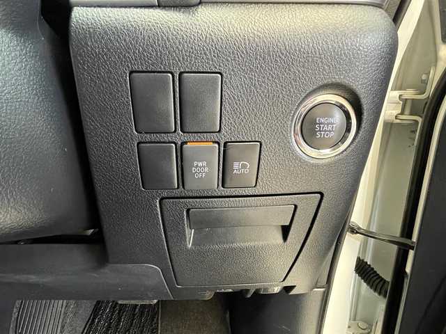 トヨタ ヴェルファイア Z Aエディション 道東・釧路十勝 2018(平30)年 7.8万km ホワイトパールクリスタルシャイン ４WD/両側パワースライドドア/トヨタセーフティセンス/プリクラッシュセーフティ/レーダークルーズコントロール/レーンディパーチャーアラート/オートマチックハイビーム/先行車発進告知機能/横滑り防止装置/クリアランスソナー/MTモード付きAT/純正ナビ/フルセグTV/バックカメラ/ETC/ドライブレコーダー/ウォークスルー/オットマン/オートライト/LEDヘッドランプ/純正18インチアルミホイール