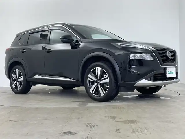 日産 エクストレイル G e－4ORCE 鹿児島県 2024(令6)年 1.4万km ダイヤモンドブラック 純正12.3型ナビ/（フルセグ/Applecarpay/AndroidAuto/Bluetooth)/D/N席パワーシート/D/N席シートヒーター/ステアリングヒーター/BSM/パワーバックドア/プロパイロット/インテリジェンスミラー/前後ドラレコ/ETC/ヘッドアップディスプレイ/パーキングアシスト/レザーシート/電動パーキング/オートブレーキホールド/プッシュスタート/スマートキー/シートメモリ/オートライト/オートハイビーム/前後ソナー