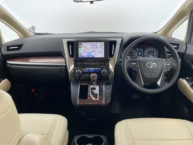 トヨタ アルファード X 愛知県 2020(令2)年 5.8万km ホワイトパールクリスタルシャイン 純正9型ディズプレイオーディオ　ナビ機能あり/両側パワースライドドア/レーダークルーズコントロール/バックカメラ/コーナーセンサー/純正アルミホイール/LEDヘッドライト/リアオートエアコン/レーンキープアシスト/オートマチックハイビーム/ETC/衝突軽減システム/フルセグ/Bluetooth/ステアリングスイッチ/スマートキー/プッシュスタート