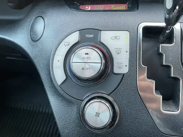 トヨタ シエンタ G クエロ 千葉県 2018(平30)年 1.3万km クールボルドーガラスフレーク 純正7インチナビ/(Bluetooth/TV/CD/DVD/FM/AM）/バックカメラ/トヨタセーフティーセンス/コーナーセンサー/純正フロアマット/衝突被害軽減システム/車線逸脱警報/クルーズコントロール/ハーフレザーシート/両側パワースライドドア/横滑り防止装置/ETC2.0/ドライブレコーダー/アイドリングストップ/LEDヘッドライト/フォグランプ/オートライト/ウィンカーミラー/電動格納ミラー/純正15インチAW/プッシュスタート/スマートキー/ドアバイザー