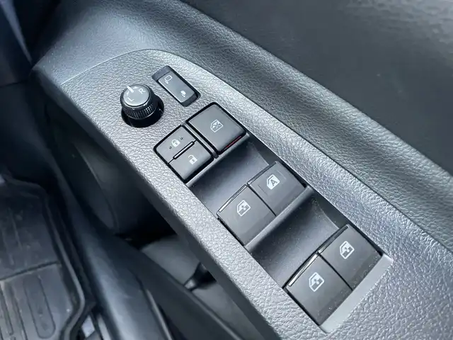 トヨタ シエンタ G クエロ 千葉県 2018(平30)年 1.3万km クールボルドーガラスフレーク 純正7インチナビ/(Bluetooth/TV/CD/DVD/FM/AM）/バックカメラ/トヨタセーフティーセンス/コーナーセンサー/純正フロアマット/衝突被害軽減システム/車線逸脱警報/クルーズコントロール/ハーフレザーシート/両側パワースライドドア/横滑り防止装置/ETC2.0/ドライブレコーダー/アイドリングストップ/LEDヘッドライト/フォグランプ/オートライト/ウィンカーミラー/電動格納ミラー/純正15インチAW/プッシュスタート/スマートキー/ドアバイザー