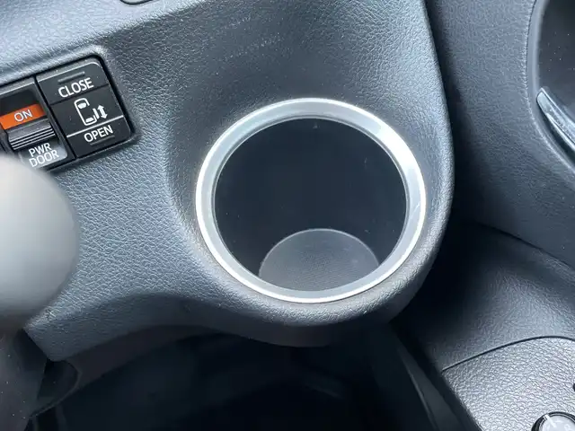 トヨタ シエンタ G クエロ 千葉県 2018(平30)年 1.3万km クールボルドーガラスフレーク 純正7インチナビ/(Bluetooth/TV/CD/DVD/FM/AM）/バックカメラ/トヨタセーフティーセンス/コーナーセンサー/純正フロアマット/衝突被害軽減システム/車線逸脱警報/クルーズコントロール/ハーフレザーシート/両側パワースライドドア/横滑り防止装置/ETC2.0/ドライブレコーダー/アイドリングストップ/LEDヘッドライト/フォグランプ/オートライト/ウィンカーミラー/電動格納ミラー/純正15インチAW/プッシュスタート/スマートキー/ドアバイザー
