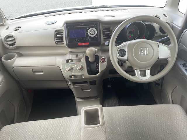 ホンダ Ｎ ＢＯＸ G 福岡県 2013(平25)年 8.1万km プレミアムホワイトパール 純正オーディオ（WX-128CU）/（AM/FM/CD）/ワンオーナー/社外13インチアルミホイール/横滑り防止装置/アイドリングストップ/両側スライドドア/スマートキー/プッシュスタート/純正フロアマット/ドアバイザー/電動格納ミラー/ヘッドライトレベライザー/Wエアバッグ