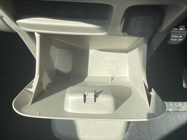 ホンダ Ｎ ＢＯＸ G 福岡県 2013(平25)年 8.1万km プレミアムホワイトパール 純正オーディオ（WX-128CU）/（AM/FM/CD）/ワンオーナー/社外13インチアルミホイール/横滑り防止装置/アイドリングストップ/両側スライドドア/スマートキー/プッシュスタート/純正フロアマット/ドアバイザー/電動格納ミラー/ヘッドライトレベライザー/Wエアバッグ