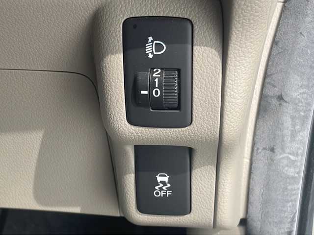 ホンダ Ｎ ＢＯＸ G 福岡県 2013(平25)年 8.1万km プレミアムホワイトパール 純正オーディオ（WX-128CU）/（AM/FM/CD）/ワンオーナー/社外13インチアルミホイール/横滑り防止装置/アイドリングストップ/両側スライドドア/スマートキー/プッシュスタート/純正フロアマット/ドアバイザー/電動格納ミラー/ヘッドライトレベライザー/Wエアバッグ