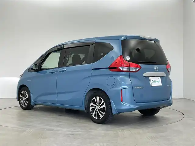 ホンダ フリード ハイブリット G ホンダセンシング 埼玉県 2017(平29)年 3.1万km ブルーホライゾンM 純正SDナビ【VXM-185VFNi】/(DVD/フルセグTV/Bluetooth/USB/MSV)/バックカメラ/両側パワースライドドア/ハーフレザーシート/ホンダセンシング/・CMBS（衝突軽減ブレーキ）/・歩行者事故低減ステアリング/・アダプティブクルーズコントロール/・LKAS（車線維持支援システム）/・路外逸脱抑制機能/・誤発進抑制機能/・先行車発進お知らせ機能/・標識認識機能/純正15インチアルミホイール/LEDヘッドライト/スマートキー/ビルトインETC/前方ドライブレコーダー/横滑り防止機能/カーテンエアバック