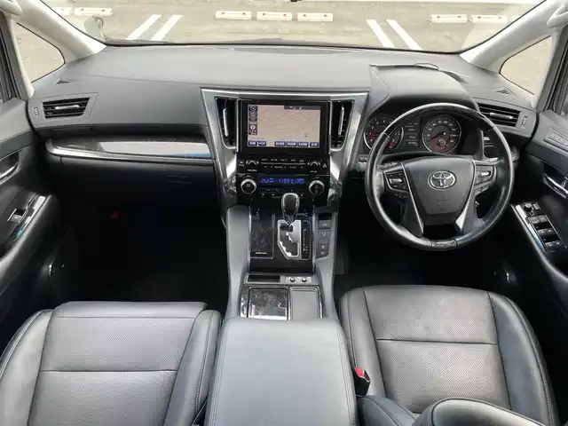 トヨタ アルファード S Cパッケージ 佐賀県 2018(平30)年 6.7万km 黒 純正10インチナビゲーション/CD/DVD/Blu-ray/Bluetooth/HDMI/USB/フルセグTV/JBLプレミアムサウンド/フリップダウンモニター/デジタルインナーミラー/ビルトインETC2.0/TVキャンセラー/両側パワースライドドア/パワーバックドア/合皮レザーシート/・シートヒーター/・ベンチレーション/・パワーシート/・メモリシート/・オットマン/革巻きステアリング/・ステアリングヒーター/・ステアリングリモコン/純正LEDヘッドライト/・オートマチックハイビーム/純正18インチアルミホイール/純正フロアマット/電子パーキングブレーキ/・オートブレーキホールド/Toyota Safety Sense/・プリクラッシュセーフティ/・レーントレーシングアシスト/・レーダークルーズコントロール/・クリアランスソナー/・パーキングサポートブレーキ/・ブラインドスポットモニター/インテリジェントパーキングアシスト/スマートキー