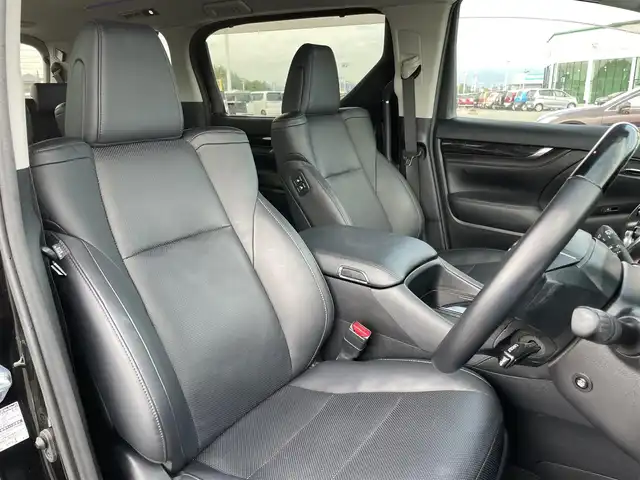 トヨタ アルファード S Cパッケージ 佐賀県 2018(平30)年 6.7万km 黒 純正10インチナビゲーション/CD/DVD/Blu-ray/Bluetooth/HDMI/USB/フルセグTV/JBLプレミアムサウンド/フリップダウンモニター/デジタルインナーミラー/ビルトインETC2.0/TVキャンセラー/両側パワースライドドア/パワーバックドア/合皮レザーシート/・シートヒーター/・ベンチレーション/・パワーシート/・メモリシート/・オットマン/革巻きステアリング/・ステアリングヒーター/・ステアリングリモコン/純正LEDヘッドライト/・オートマチックハイビーム/純正18インチアルミホイール/純正フロアマット/電子パーキングブレーキ/・オートブレーキホールド/Toyota Safety Sense/・プリクラッシュセーフティ/・レーントレーシングアシスト/・レーダークルーズコントロール/・クリアランスソナー/・パーキングサポートブレーキ/・ブラインドスポットモニター/インテリジェントパーキングアシスト/スマートキー