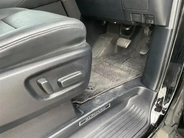 トヨタ アルファード S Cパッケージ 佐賀県 2018(平30)年 6.7万km 黒 純正10インチナビゲーション/CD/DVD/Blu-ray/Bluetooth/HDMI/USB/フルセグTV/JBLプレミアムサウンド/フリップダウンモニター/デジタルインナーミラー/ビルトインETC2.0/TVキャンセラー/両側パワースライドドア/パワーバックドア/合皮レザーシート/・シートヒーター/・ベンチレーション/・パワーシート/・メモリシート/・オットマン/革巻きステアリング/・ステアリングヒーター/・ステアリングリモコン/純正LEDヘッドライト/・オートマチックハイビーム/純正18インチアルミホイール/純正フロアマット/電子パーキングブレーキ/・オートブレーキホールド/Toyota Safety Sense/・プリクラッシュセーフティ/・レーントレーシングアシスト/・レーダークルーズコントロール/・クリアランスソナー/・パーキングサポートブレーキ/・ブラインドスポットモニター/インテリジェントパーキングアシスト/スマートキー