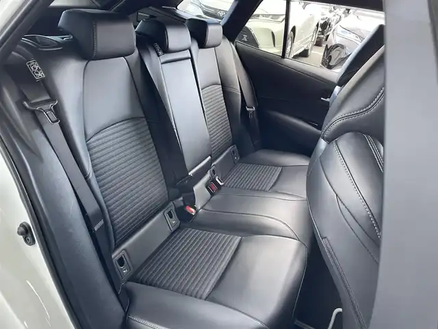 トヨタ カローラツーリング ハイブリッド ダブルバイビー 東京都 2019(令1)年 3.8万km ホワイトパールクリスタルシャイン 9インチディスプレイオーディオ/・バックカメラ/・フルセグテレビ/・Bluetooth/・スマートフォン連携（Apple CarPlay/Android Auto）/・AM/FM/ヘッドアップディスプレイ/トヨタセーフティーセンス/・プリクラッシュセーフティ/・レーントレーシングアシスト/・レーンディパーチャーアラート/・レーダークルーズコントロール（全車速追従機能）/ブラインドスポットモニター/純正フロアマット/ETC/スマートキー/プッシュスタート