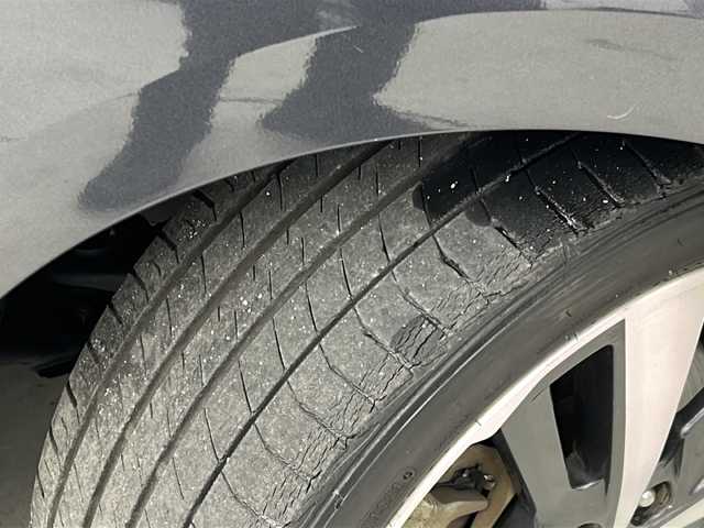 スバル インプレッサ スポーツ 2．0i－S アイサイト 宮城県 2017(平29)年 7.6万km ダークグレーメタリック 禁煙車/アイサイト/・衝突軽減ブレーキ/・レーンキープアシスト/・アダプティブクルーズコントロール/・ステアリング・レスポンシブ・ヘッドランプ/・後退時ブレーキアシスト/純正8インチナビ/・CD.DVD.SD.BT/フルセグTV/バックカメラ/SIドライブモード/アイドリングストップ/横滑り防止装置/LEDヘッドライト/フォグランプ/電動パーキングブレーキ/オートホールド機能/プッシュスタート/スマートキー2個/パドルシフト/ステアリングスイッチ/純正18インチアルミホイール/純正フロアマット