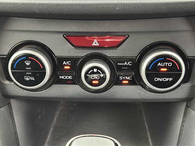 スバル インプレッサ スポーツ 2．0i－S アイサイト 宮城県 2017(平29)年 7.6万km ダークグレーメタリック 禁煙車/アイサイト/・衝突軽減ブレーキ/・レーンキープアシスト/・アダプティブクルーズコントロール/・ステアリング・レスポンシブ・ヘッドランプ/・後退時ブレーキアシスト/純正8インチナビ/・CD.DVD.SD.BT/フルセグTV/バックカメラ/SIドライブモード/アイドリングストップ/横滑り防止装置/LEDヘッドライト/フォグランプ/電動パーキングブレーキ/オートホールド機能/プッシュスタート/スマートキー2個/パドルシフト/ステアリングスイッチ/純正18インチアルミホイール/純正フロアマット