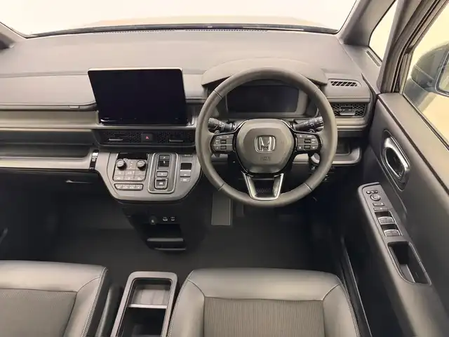 ホンダ ステップワゴン スパーダ eHEV 兵庫県 2025(令7)年 0.1千km クリスタルブラックパール ・登録済未使用車　/・純正メモリナビ　（LXM-247VFLi)/（CD/DVD/SD/Bluetooth/フルセグTV）　/・コーナーセンサー/・ＡＣＣ　/・ＬＫＡ/・ＰＣＳ/・ＢＳＭ　/・両側パワースライドドア　/・パワーバックドア　/・パドルシフト　/・シートヒーター/・ハーフレザーシート　/・ヘッドライトレベライザー/・ＬＥＤヘッドライト/・LEDフォグランプ/。スペアキー×１