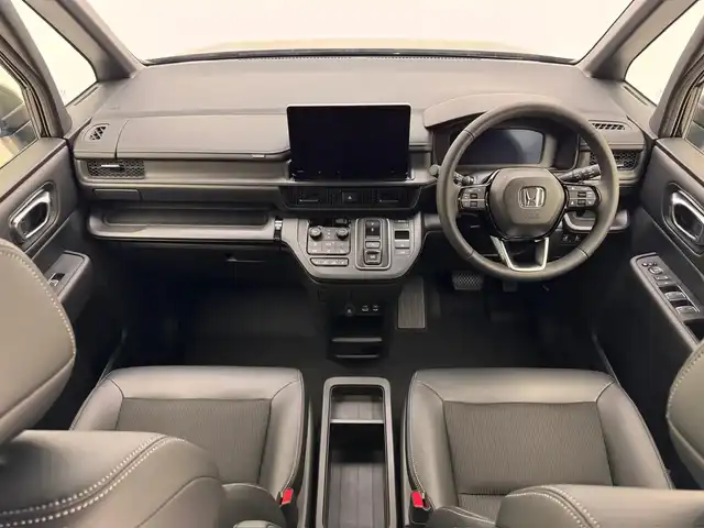 ホンダ ステップワゴン スパーダ eHEV 兵庫県 2025(令7)年 0.1千km クリスタルブラックパール ・登録済未使用車　/・純正メモリナビ　（LXM-247VFLi)/（CD/DVD/SD/Bluetooth/フルセグTV）　/・コーナーセンサー/・ＡＣＣ　/・ＬＫＡ/・ＰＣＳ/・ＢＳＭ　/・両側パワースライドドア　/・パワーバックドア　/・パドルシフト　/・シートヒーター/・ハーフレザーシート　/・ヘッドライトレベライザー/・ＬＥＤヘッドライト/・LEDフォグランプ/。スペアキー×１