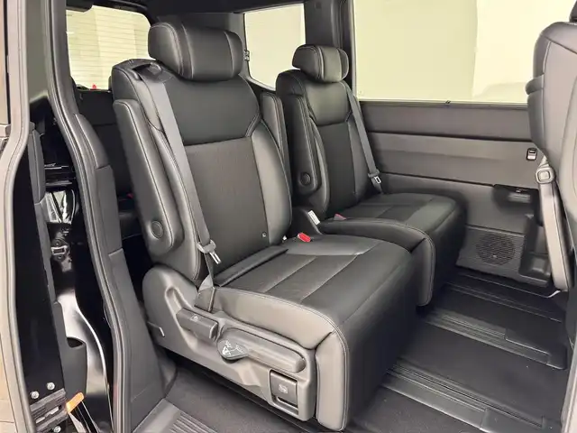 ホンダ ステップワゴン スパーダ eHEV 兵庫県 2025(令7)年 0.1千km クリスタルブラックパール ・登録済未使用車　/・純正メモリナビ　（LXM-247VFLi)/（CD/DVD/SD/Bluetooth/フルセグTV）　/・コーナーセンサー/・ＡＣＣ　/・ＬＫＡ/・ＰＣＳ/・ＢＳＭ　/・両側パワースライドドア　/・パワーバックドア　/・パドルシフト　/・シートヒーター/・ハーフレザーシート　/・ヘッドライトレベライザー/・ＬＥＤヘッドライト/・LEDフォグランプ/。スペアキー×１