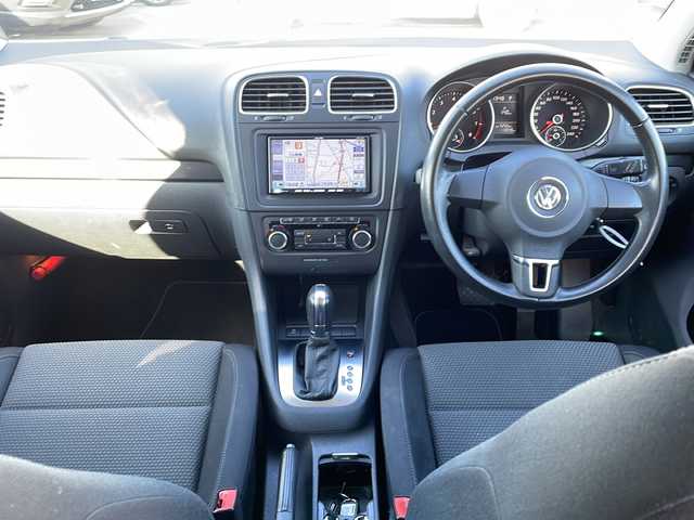 フォルクスワーゲン ゴルフ TSI コンフォートライン 徳島県 2011(平23)年 11.3万km 白 社外SD7型ナビ　AVN110M/（CD/ワンセグ/USB/AUX/ラジオ）/バックカメラ/ETC/ドライブレコーダー/純正16AW/キセノンヘッドライト/社外フロアマット/スペアキー/オートライト/電動格納ミラー/ドアバイザー/フォグライト/ダブルエアバック