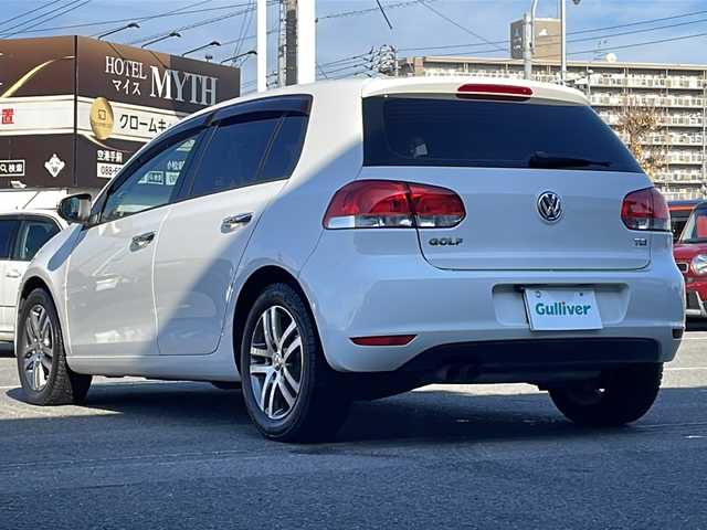 フォルクスワーゲン ゴルフ TSI コンフォートライン 徳島県 2011(平23)年 11.3万km 白 社外SD7型ナビ　AVN110M/（CD/ワンセグ/USB/AUX/ラジオ）/バックカメラ/ETC/ドライブレコーダー/純正16AW/キセノンヘッドライト/社外フロアマット/スペアキー/オートライト/電動格納ミラー/ドアバイザー/フォグライト/ダブルエアバック