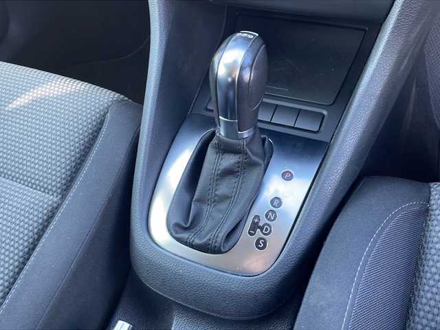 フォルクスワーゲン ゴルフ TSI コンフォートライン 徳島県 2011(平23)年 11.3万km 白 社外SD7型ナビ　AVN110M/（CD/ワンセグ/USB/AUX/ラジオ）/バックカメラ/ETC/ドライブレコーダー/純正16AW/キセノンヘッドライト/社外フロアマット/スペアキー/オートライト/電動格納ミラー/ドアバイザー/フォグライト/ダブルエアバック