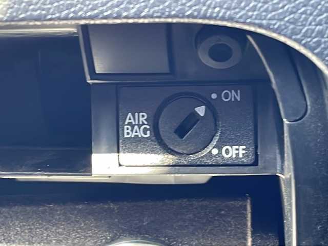 フォルクスワーゲン ゴルフ TSI コンフォートライン 徳島県 2011(平23)年 11.3万km 白 社外SD7型ナビ　AVN110M/（CD/ワンセグ/USB/AUX/ラジオ）/バックカメラ/ETC/ドライブレコーダー/純正16AW/キセノンヘッドライト/社外フロアマット/スペアキー/オートライト/電動格納ミラー/ドアバイザー/フォグライト/ダブルエアバック