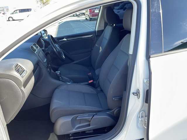 フォルクスワーゲン ゴルフ TSI コンフォートライン 徳島県 2011(平23)年 11.3万km 白 社外SD7型ナビ　AVN110M/（CD/ワンセグ/USB/AUX/ラジオ）/バックカメラ/ETC/ドライブレコーダー/純正16AW/キセノンヘッドライト/社外フロアマット/スペアキー/オートライト/電動格納ミラー/ドアバイザー/フォグライト/ダブルエアバック