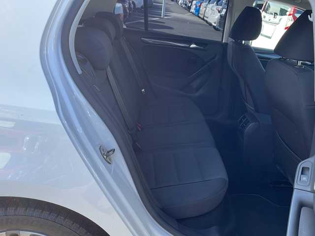 フォルクスワーゲン ゴルフ TSI コンフォートライン 徳島県 2011(平23)年 11.3万km 白 社外SD7型ナビ　AVN110M/（CD/ワンセグ/USB/AUX/ラジオ）/バックカメラ/ETC/ドライブレコーダー/純正16AW/キセノンヘッドライト/社外フロアマット/スペアキー/オートライト/電動格納ミラー/ドアバイザー/フォグライト/ダブルエアバック