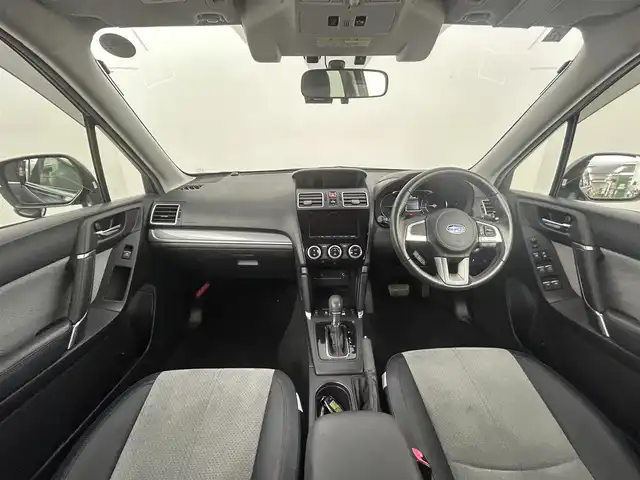 スバル フォレスター スタイルモダン 道央・札幌 2017(平29)年 6.8万km クリスタルブラックシリカ ・４WD/・ダイヤトーンサウンド７型ナビ/　CD/DVD/SD/BT/USB/フルセグTV/・バックカメラ/・ドライブレコーダー前方/・ビルトインETC/・アイサイト/　衝突被害軽減ブレーキ/　レーンキープアシスト/　先行車発進お知らせ/　後退速度リミッター/　スバルリヤビークルディテクション/　全車速追従式クルーズコントロール/・ブラインドスポットモニター/・アイドリングストップ/・X-MODE/・SI-DRIVE/・ヒルスタートアシスト/・オートライト/・LEDヘッドライト/・フォグランプ/・ミラーウィンカー/・ドアバイザー/・ヘッドランプウォッシャー/・ハーフレザーシート/・全席シートヒーター/・D+N席パワーシート/・プッシュスタート/・スマートキー/・スペアキー/・純正１７インチAW　