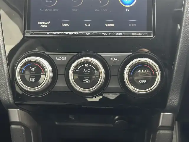 スバル フォレスター スタイルモダン 道央・札幌 2017(平29)年 6.8万km クリスタルブラックシリカ ・４WD/・ダイヤトーンサウンド７型ナビ/　CD/DVD/SD/BT/USB/フルセグTV/・バックカメラ/・ドライブレコーダー前方/・ビルトインETC/・アイサイト/　衝突被害軽減ブレーキ/　レーンキープアシスト/　先行車発進お知らせ/　後退速度リミッター/　スバルリヤビークルディテクション/　全車速追従式クルーズコントロール/・ブラインドスポットモニター/・アイドリングストップ/・X-MODE/・SI-DRIVE/・ヒルスタートアシスト/・オートライト/・LEDヘッドライト/・フォグランプ/・ミラーウィンカー/・ドアバイザー/・ヘッドランプウォッシャー/・ハーフレザーシート/・全席シートヒーター/・D+N席パワーシート/・プッシュスタート/・スマートキー/・スペアキー/・純正１７インチAW　